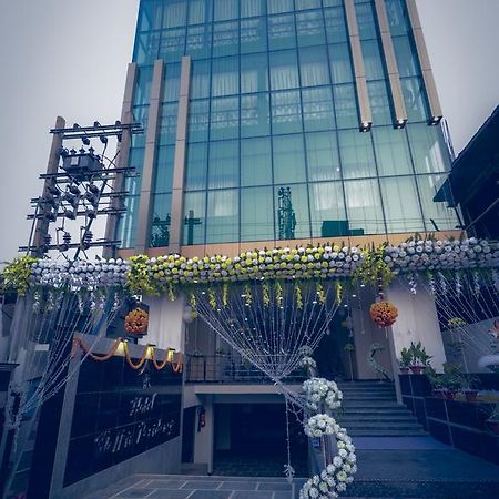 Tezpur Hotel Welkin Residency מראה חיצוני תמונה