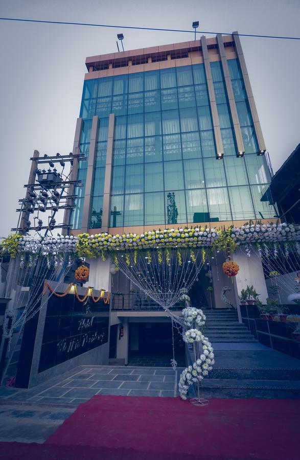 Tezpur Hotel Welkin Residency מראה חיצוני תמונה
