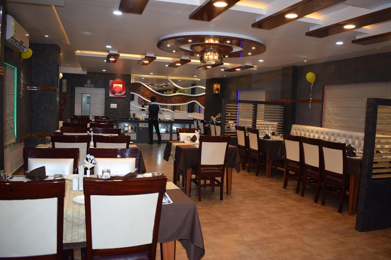 Tezpur Hotel Welkin Residency מראה חיצוני תמונה