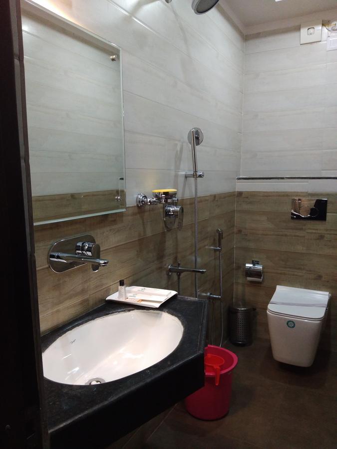 Tezpur Hotel Welkin Residency מראה חיצוני תמונה