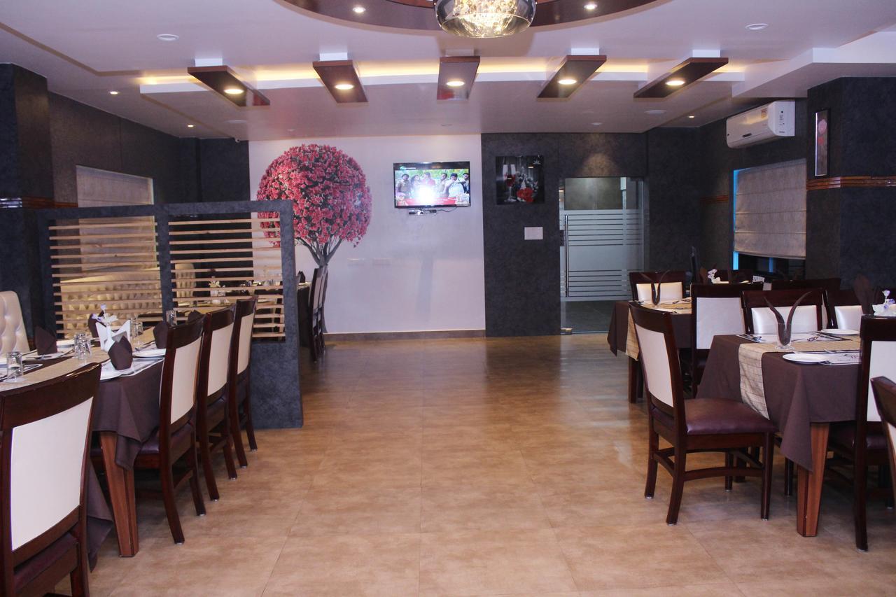 Tezpur Hotel Welkin Residency מראה חיצוני תמונה