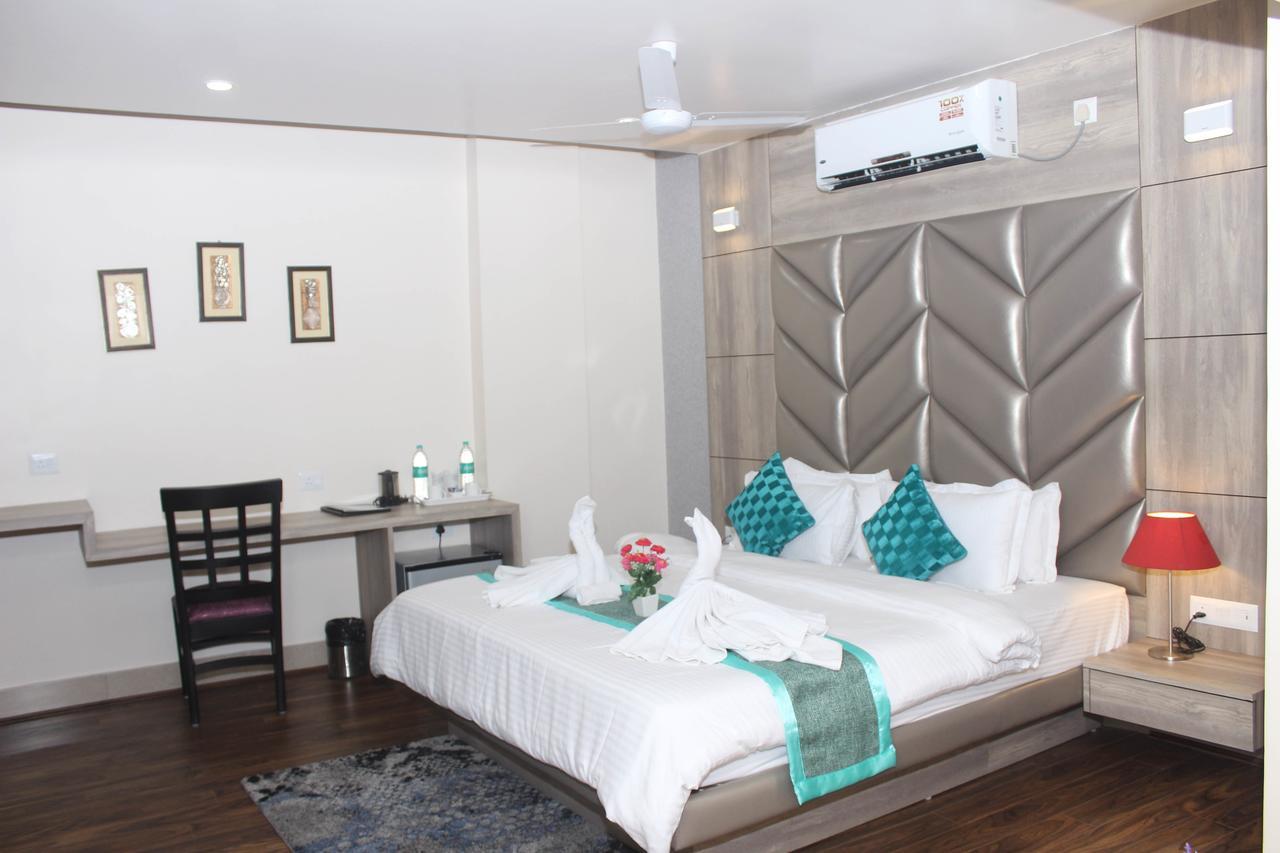 Tezpur Hotel Welkin Residency מראה חיצוני תמונה