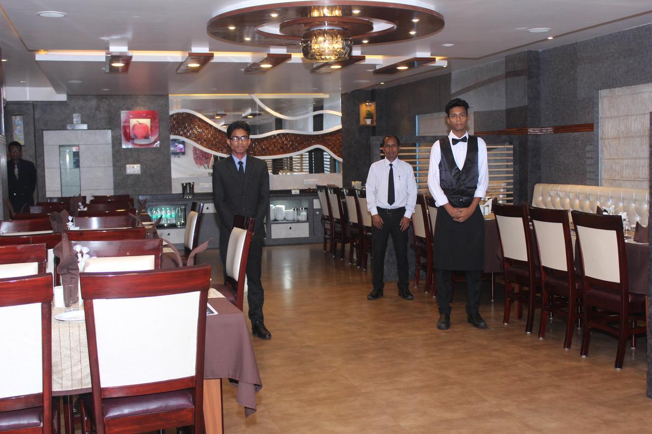 Tezpur Hotel Welkin Residency מראה חיצוני תמונה