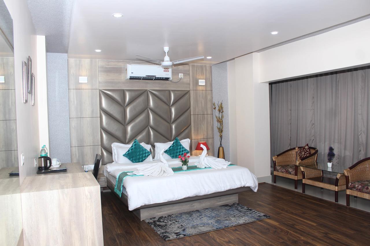 Tezpur Hotel Welkin Residency מראה חיצוני תמונה